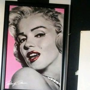 Meet your Posher, Flo